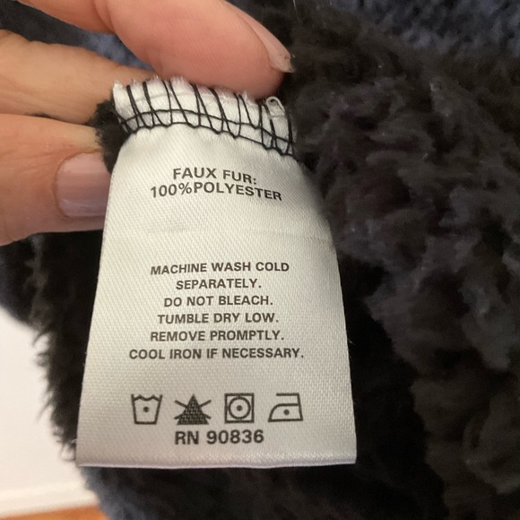 Port Authority Men’s Ultra Lite Faux Fur Pullover, Quarter Zip Long Sleeve Sz XL - Picture 8 of 8